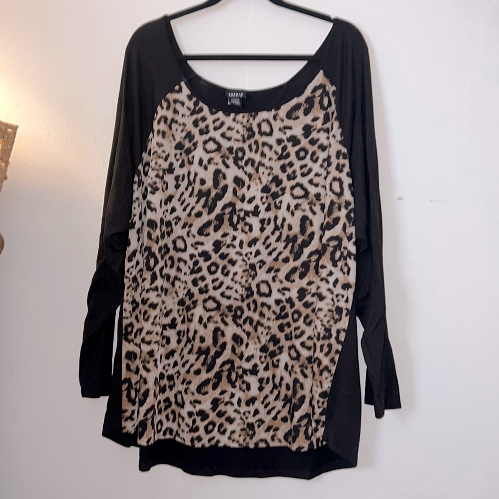 LS leapord print Silk overlay Torrid Top